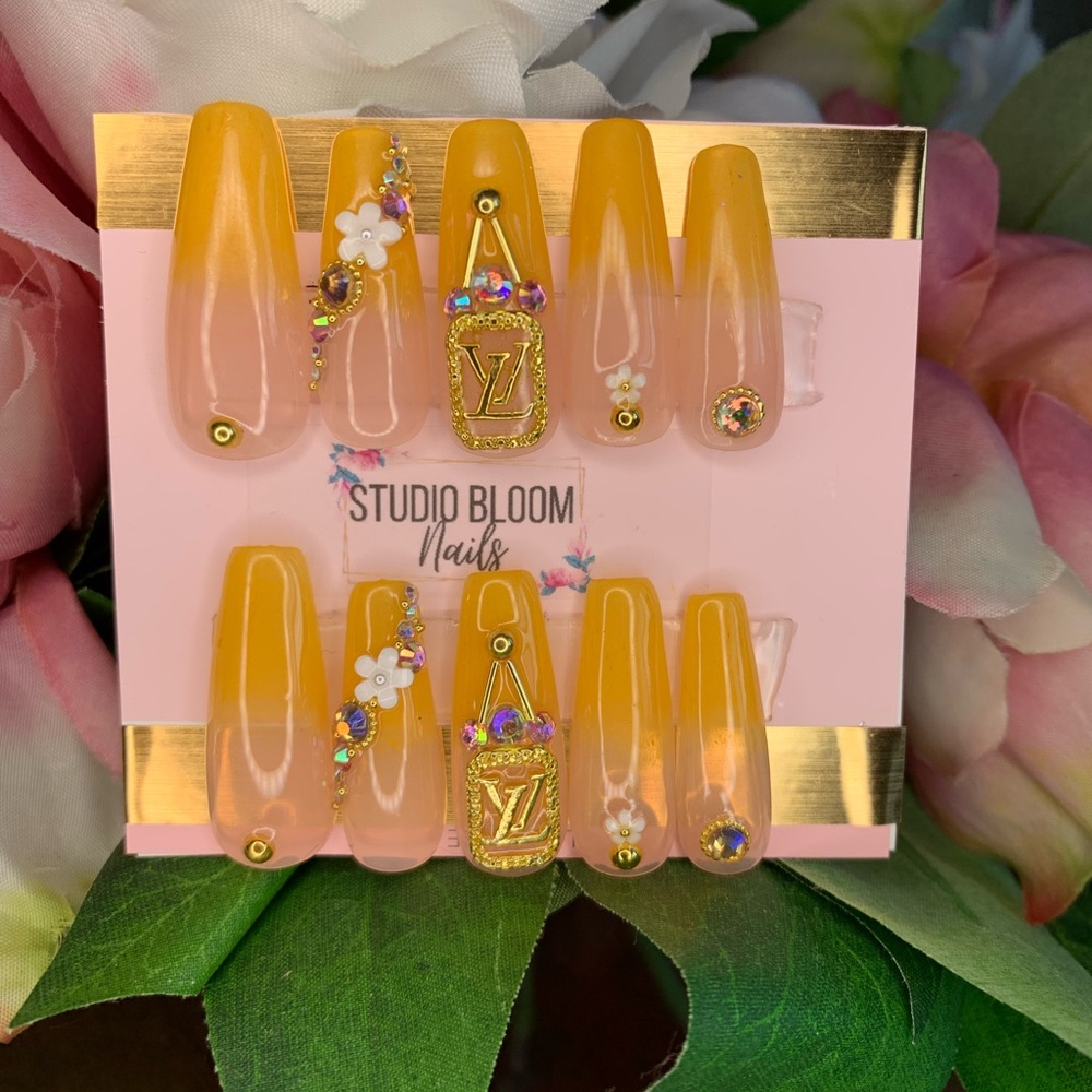 Designer Press on nails